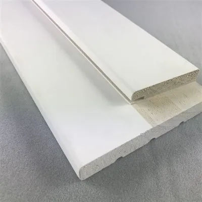 Tvirtas baltas gruntuotas medinis durų rėmas durims